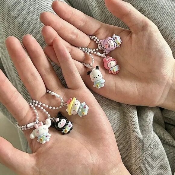 7 Piece Resin Keychain Set - Picture 2 of 5